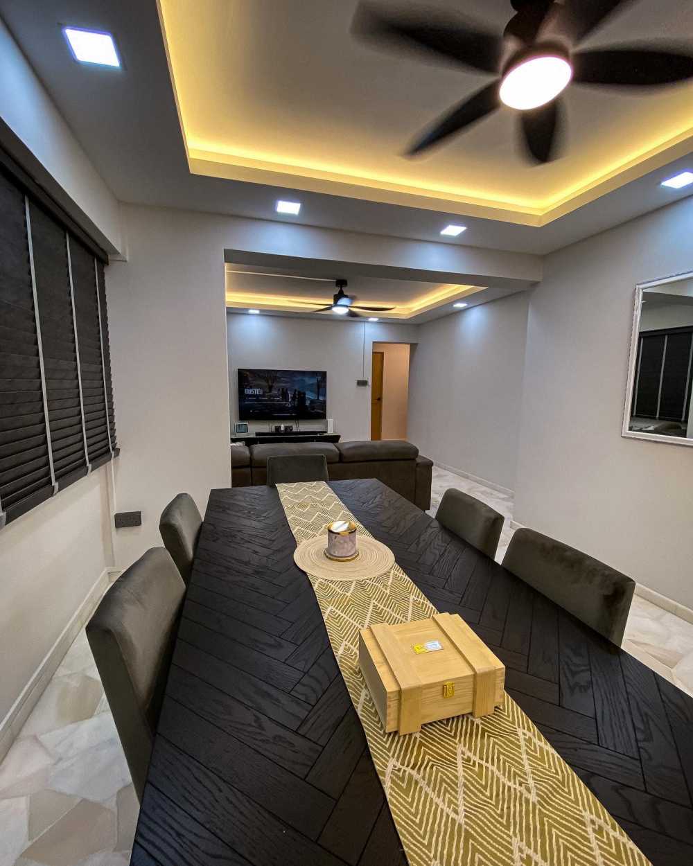 Modern Dining Room with Drop Light and Drop Ceiling