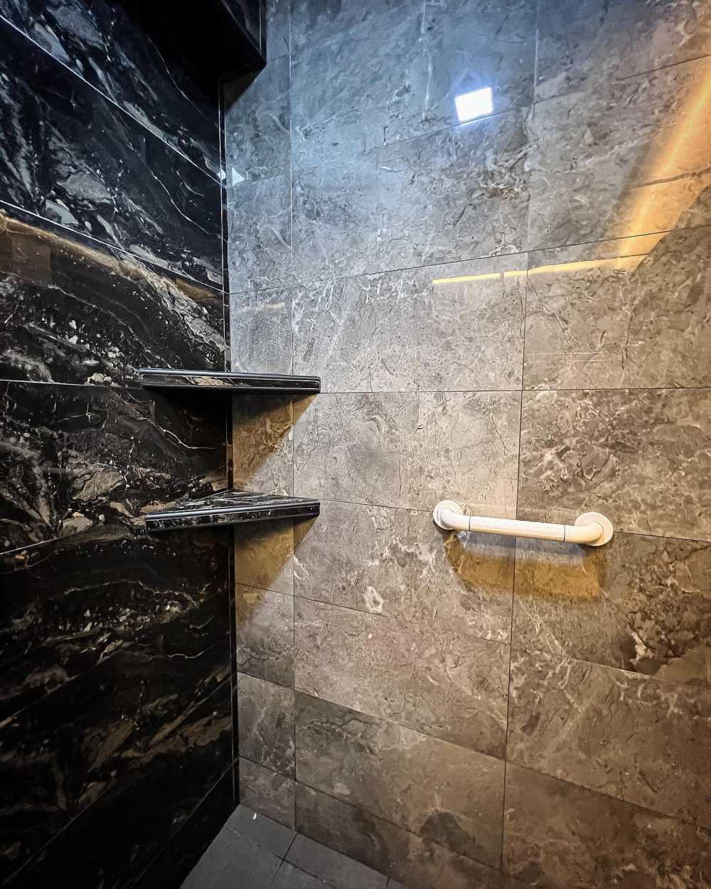 Contemporary Bathroom with Homogeneous Tiles and Bathroom Storage