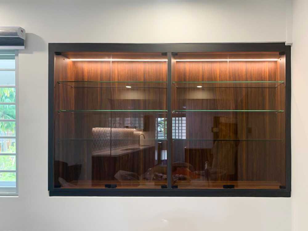 Scandinavian Foyer with Window Grille and Paintings