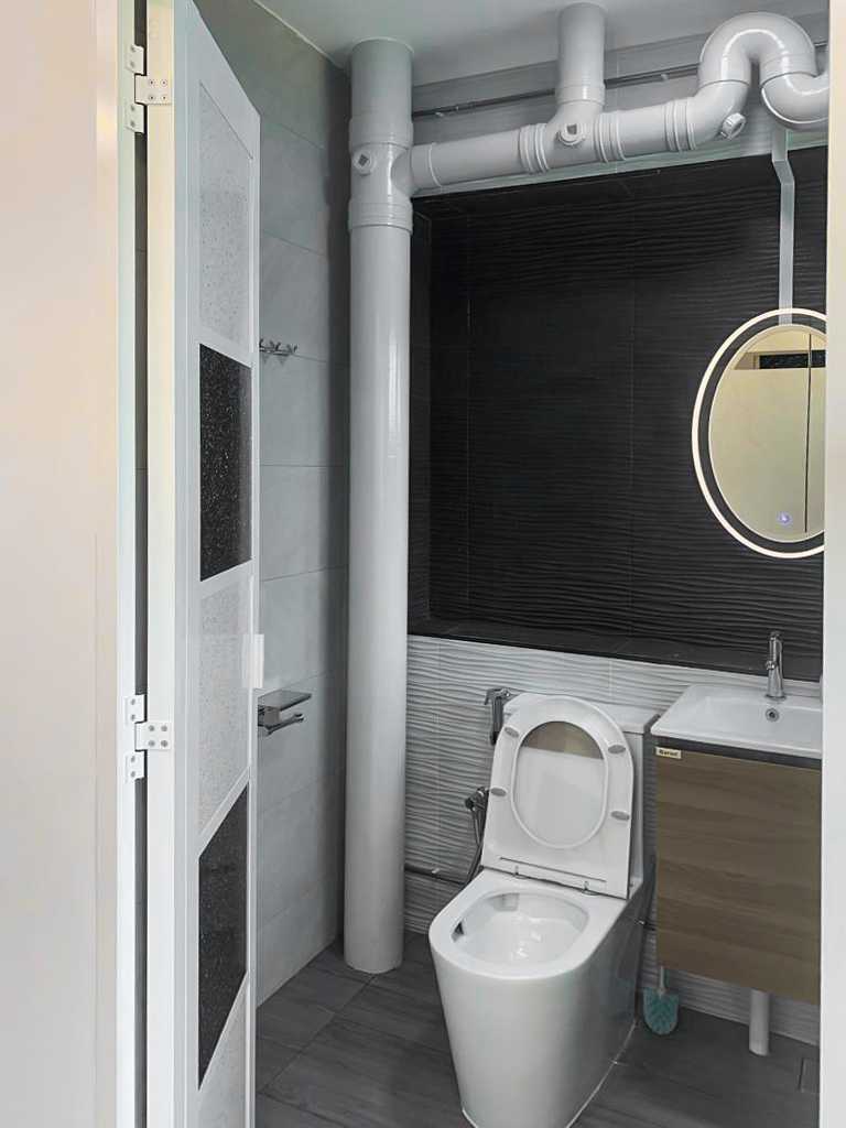 Scandinavian Bathroom with Mirror and Bathroom Storage