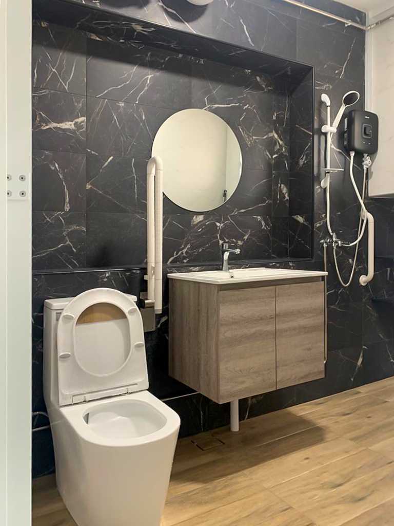 Scandinavian Bathroom with Mirror and Bathroom Storage