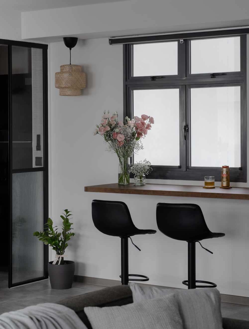 Contemporary Living Room with Bar Counter and Bar Stool
