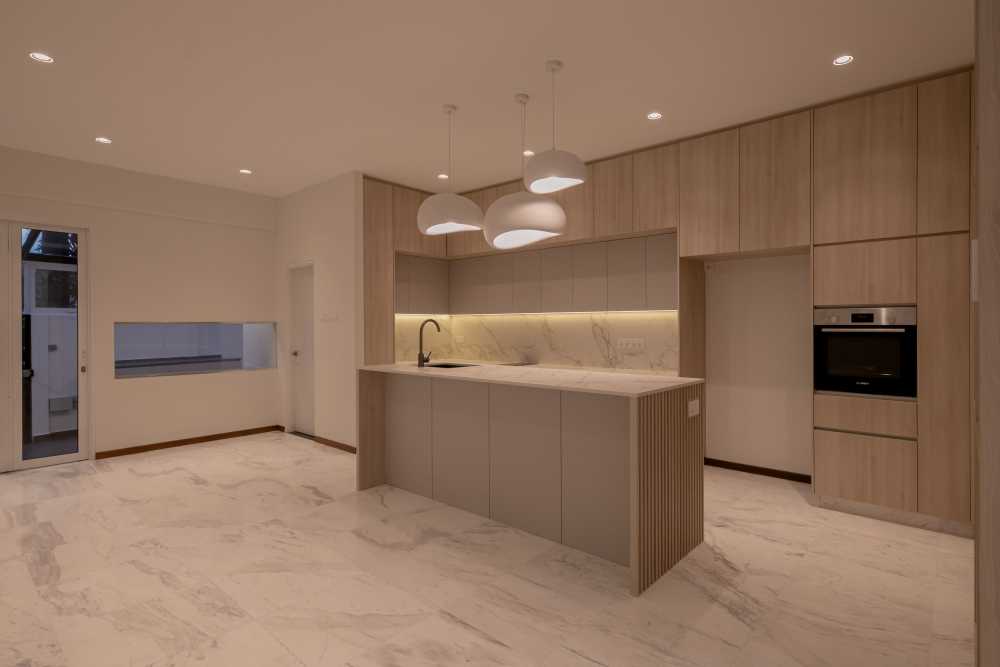 Minimalist Kitchen with Open Kitchen and Kitchen Accessories