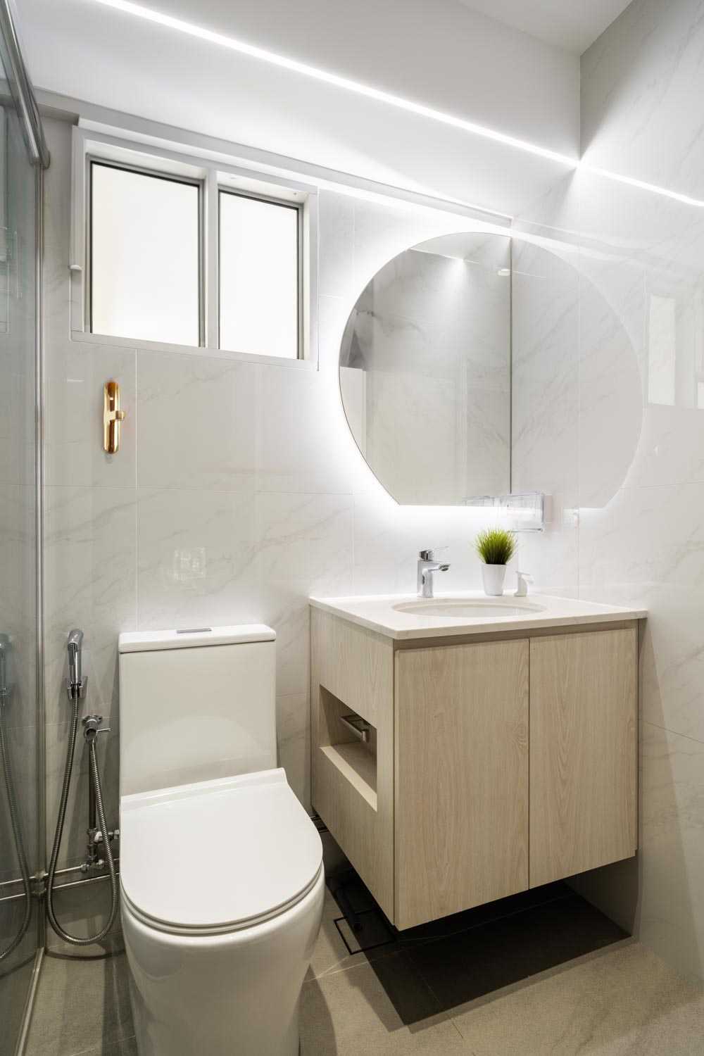 Modern Bathroom with Countertop and Vinyl Flooring