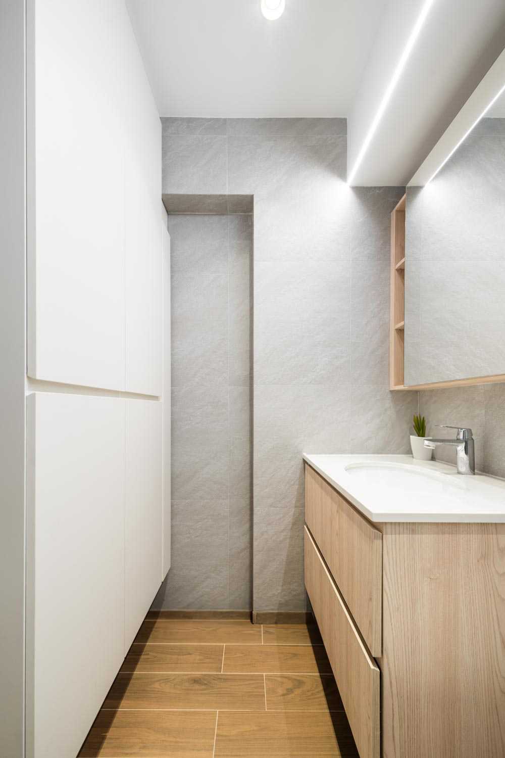 Modern Bathroom with Bathroom Storage and Bathroom Sinks