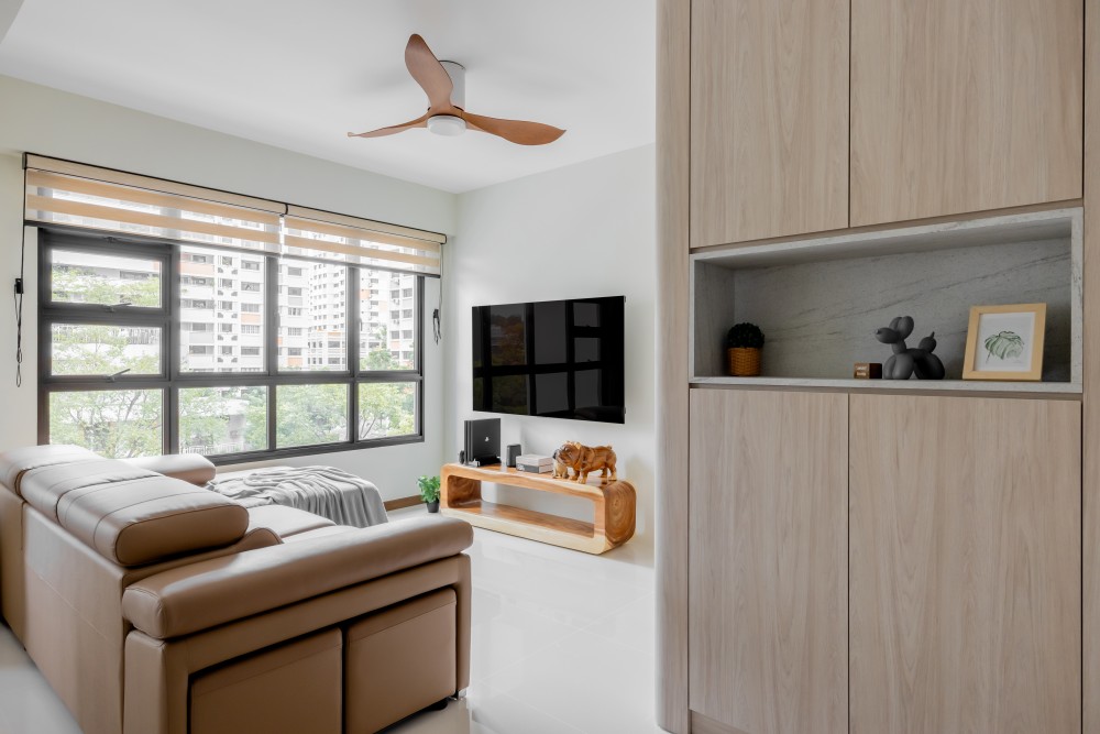 Minimalist Living Room with Homogeneous Tiles and Ceiling Fan