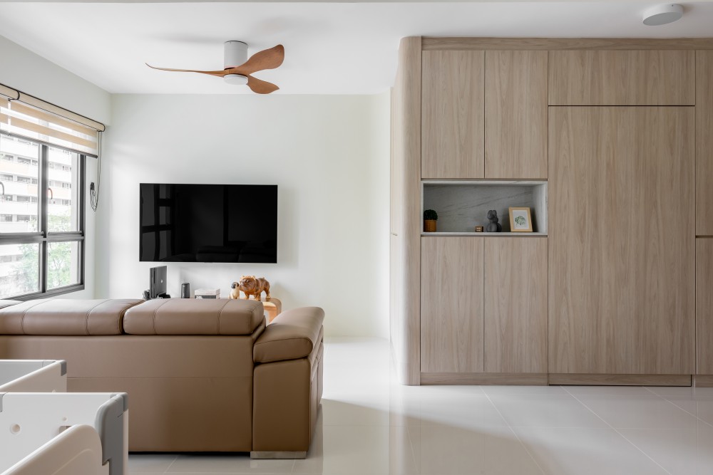 Minimalist Living Room with Homogeneous Tiles and Ceiling Fan