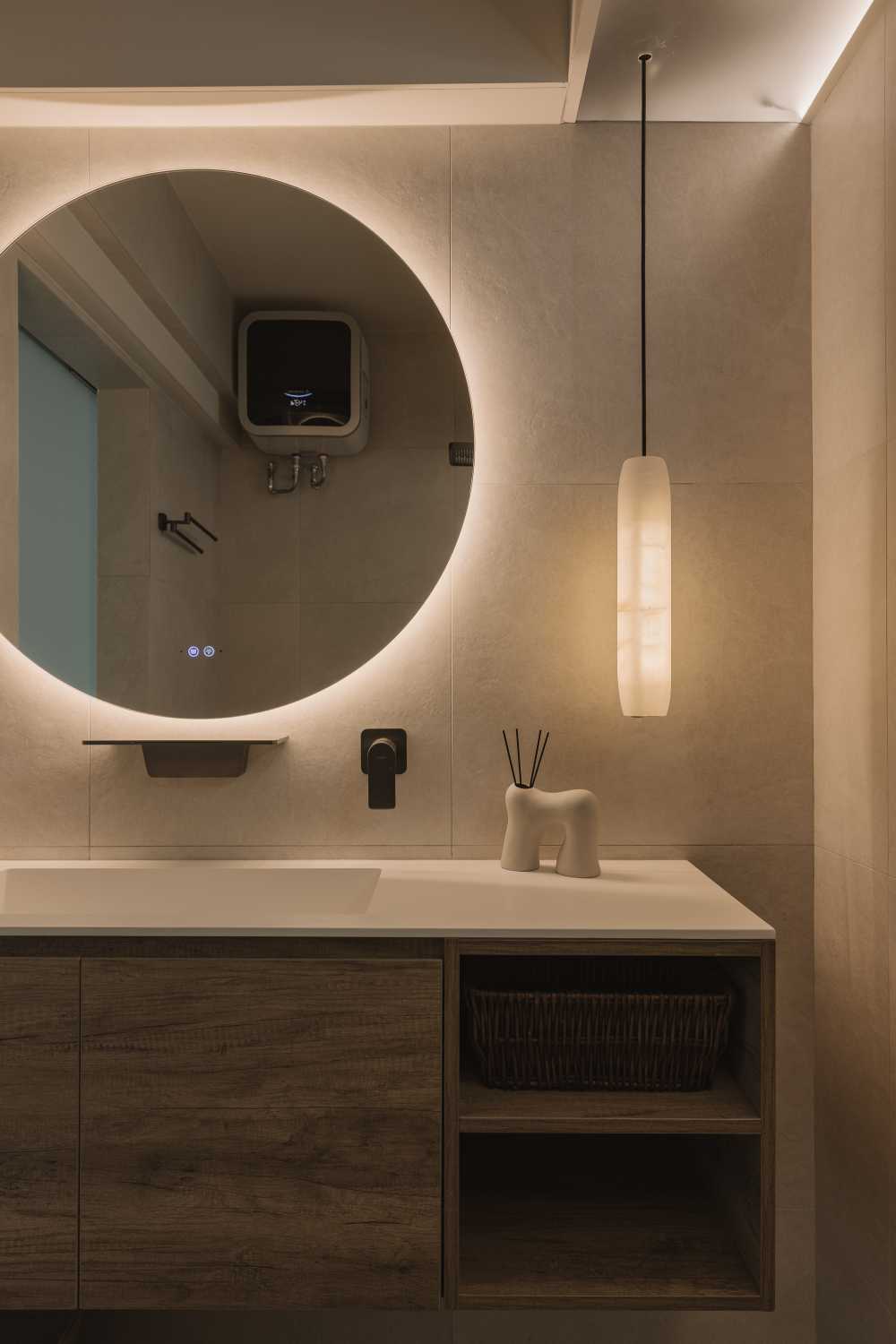 Minimalist Bathroom with Mirror and Bathroom Storage