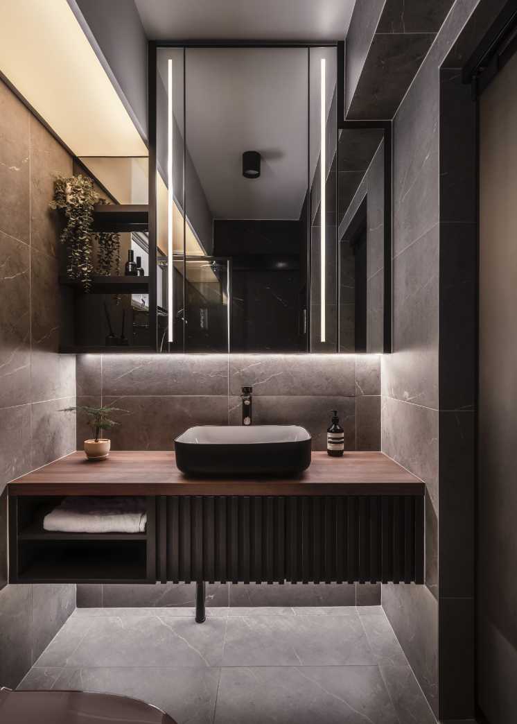 Contemporary Bathroom with Mirror and Bathroom Sinks
