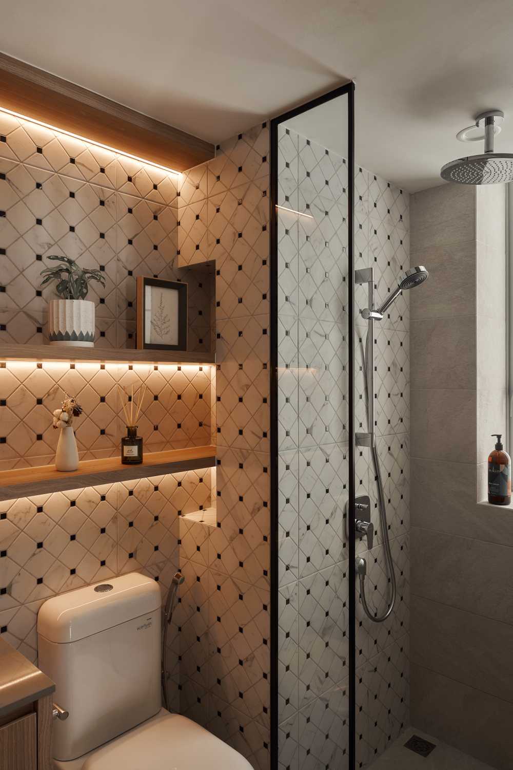 Modern Bathroom with Shower Screen and Rainshower