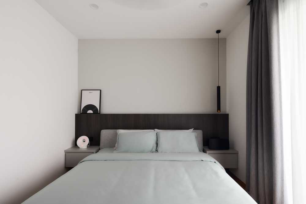 Modern Bedroom with Platform Bed and Drop Light