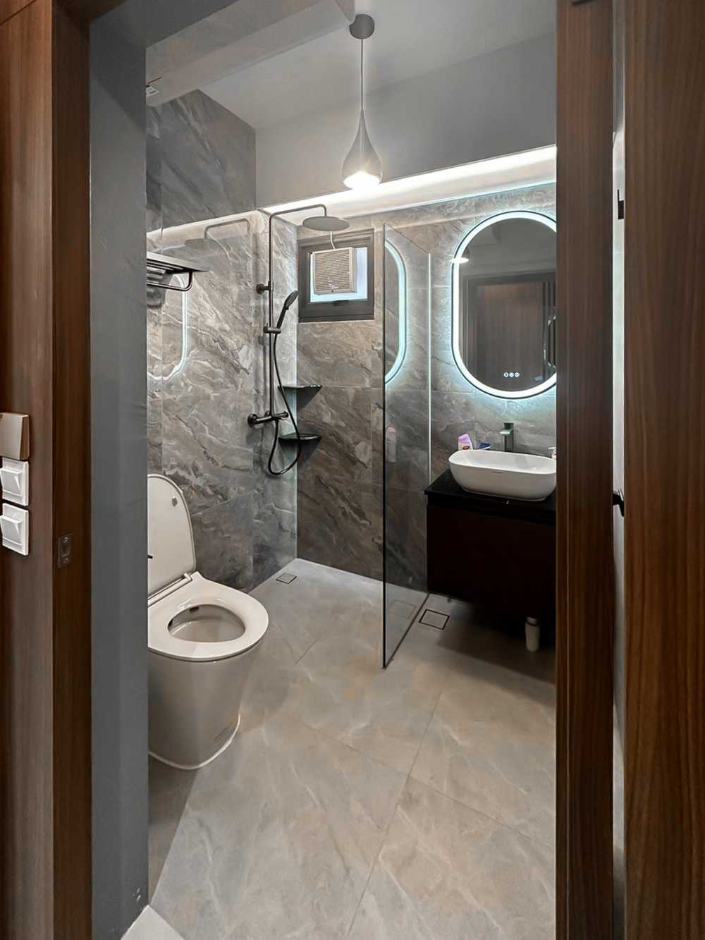 Scandinavian Bathroom with Mirror and Bathroom Storage