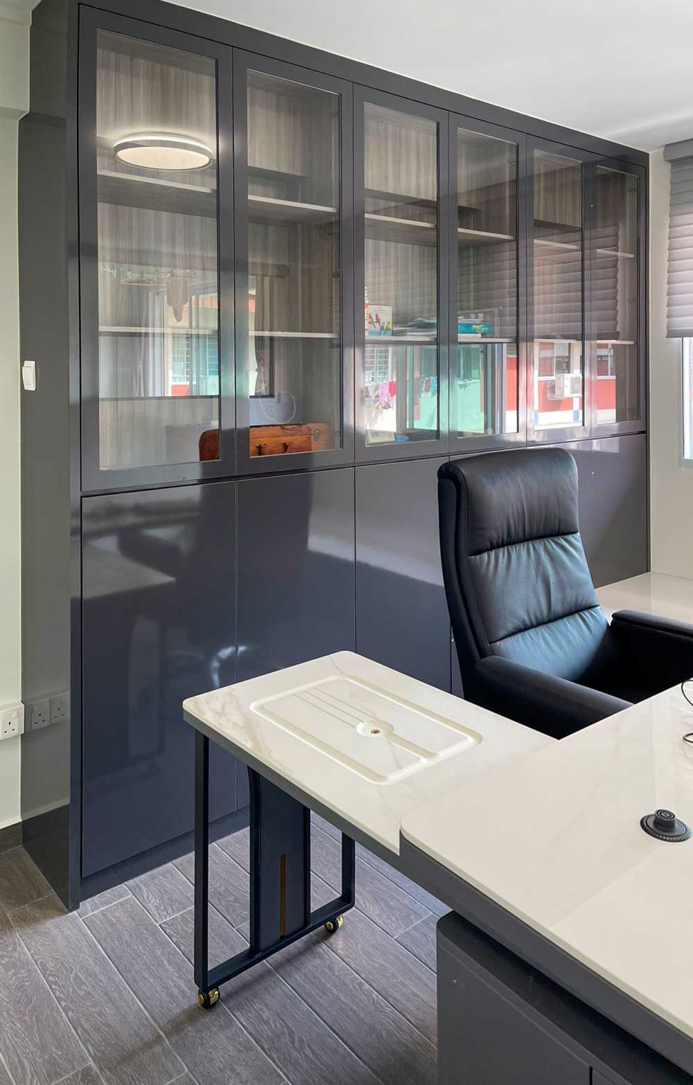 Modern Office with Bookshelf and Desk