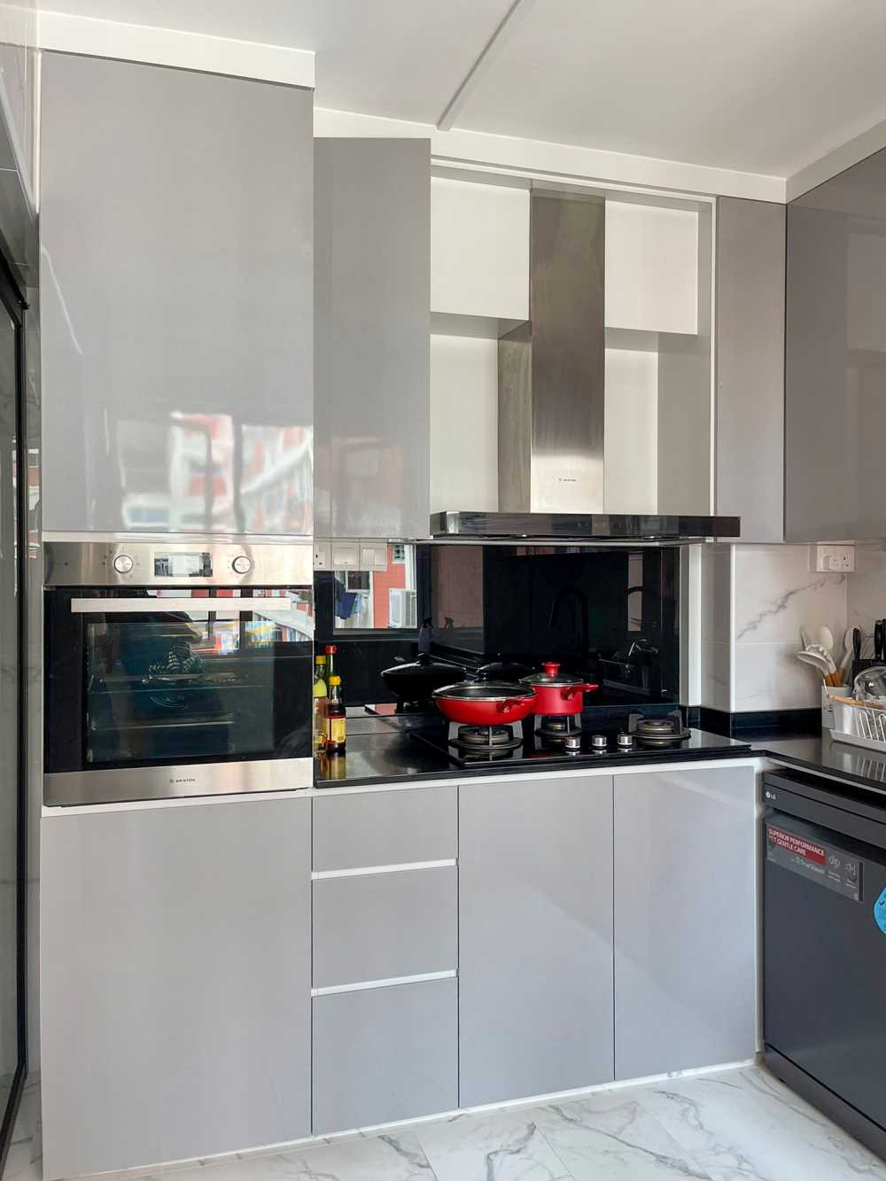 Modern Kitchen with Kitchen Accessories and Kitchen Cabinets