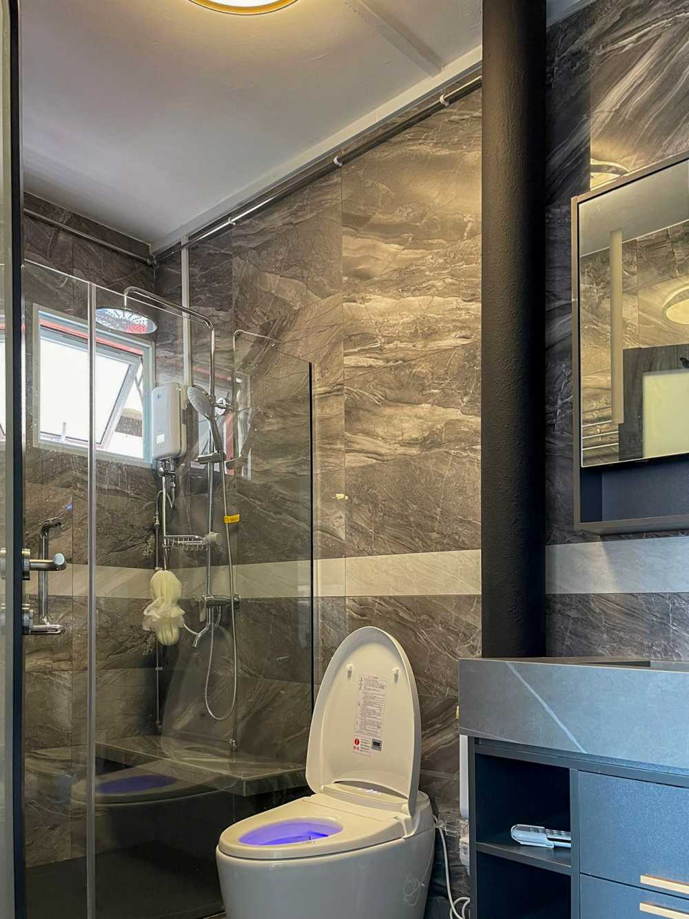 Modern Bathroom with Marble Floor and Shower Screen