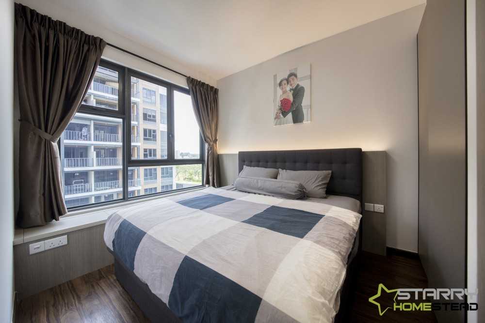 Modern Bedroom with Vinyl Flooring and Bay Window