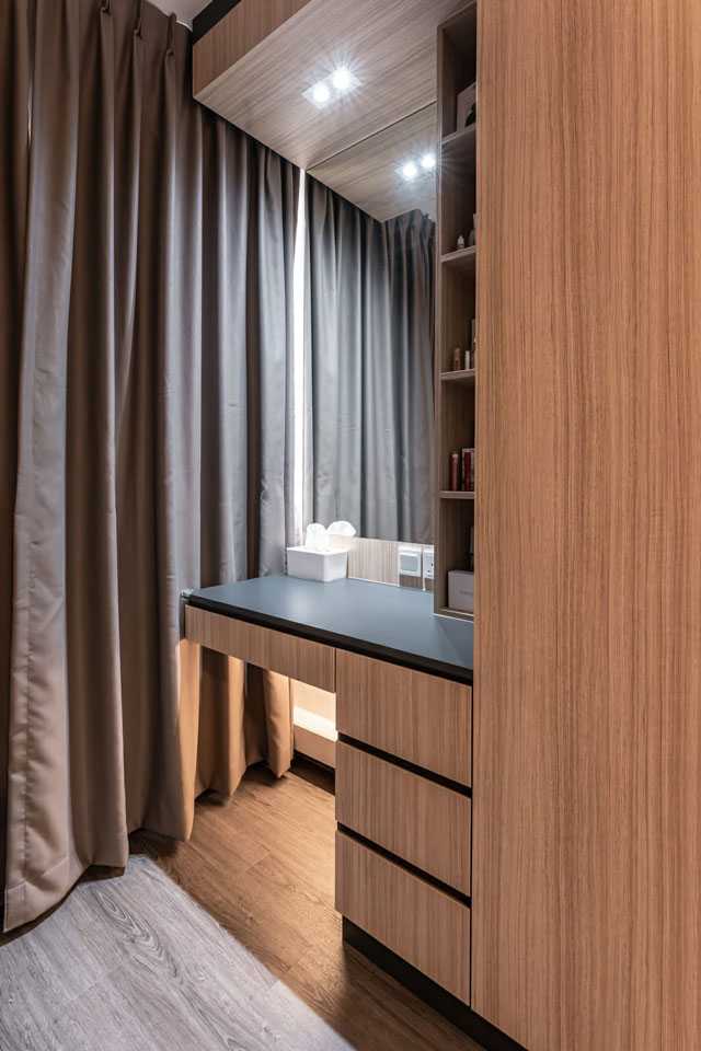 Modern Bedroom with Wood Flooring and Mirror