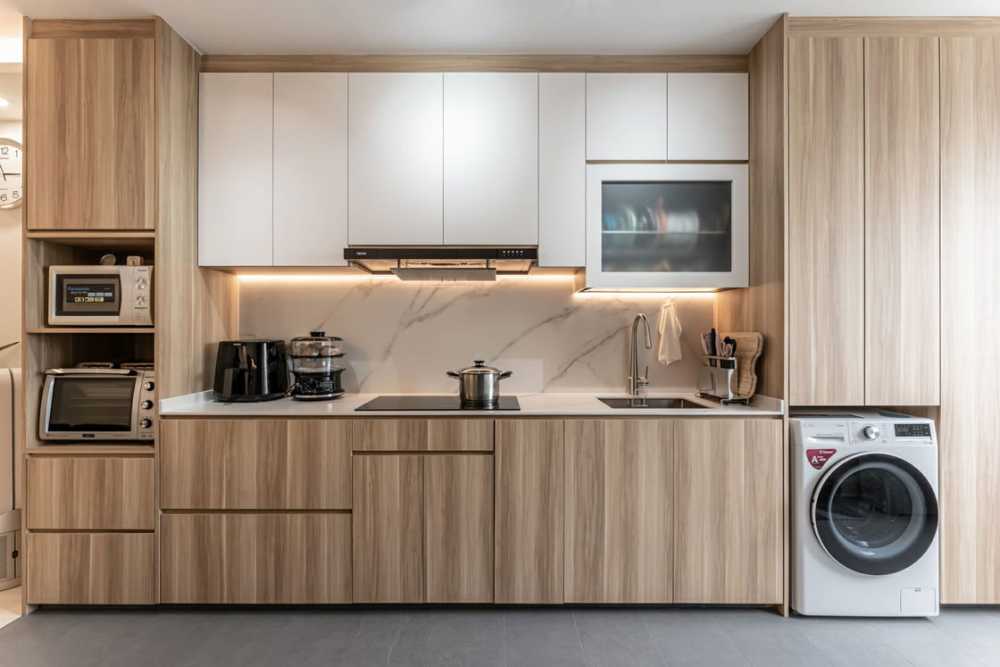 Modern Kitchen with Mosaic and Kitchen Accessories