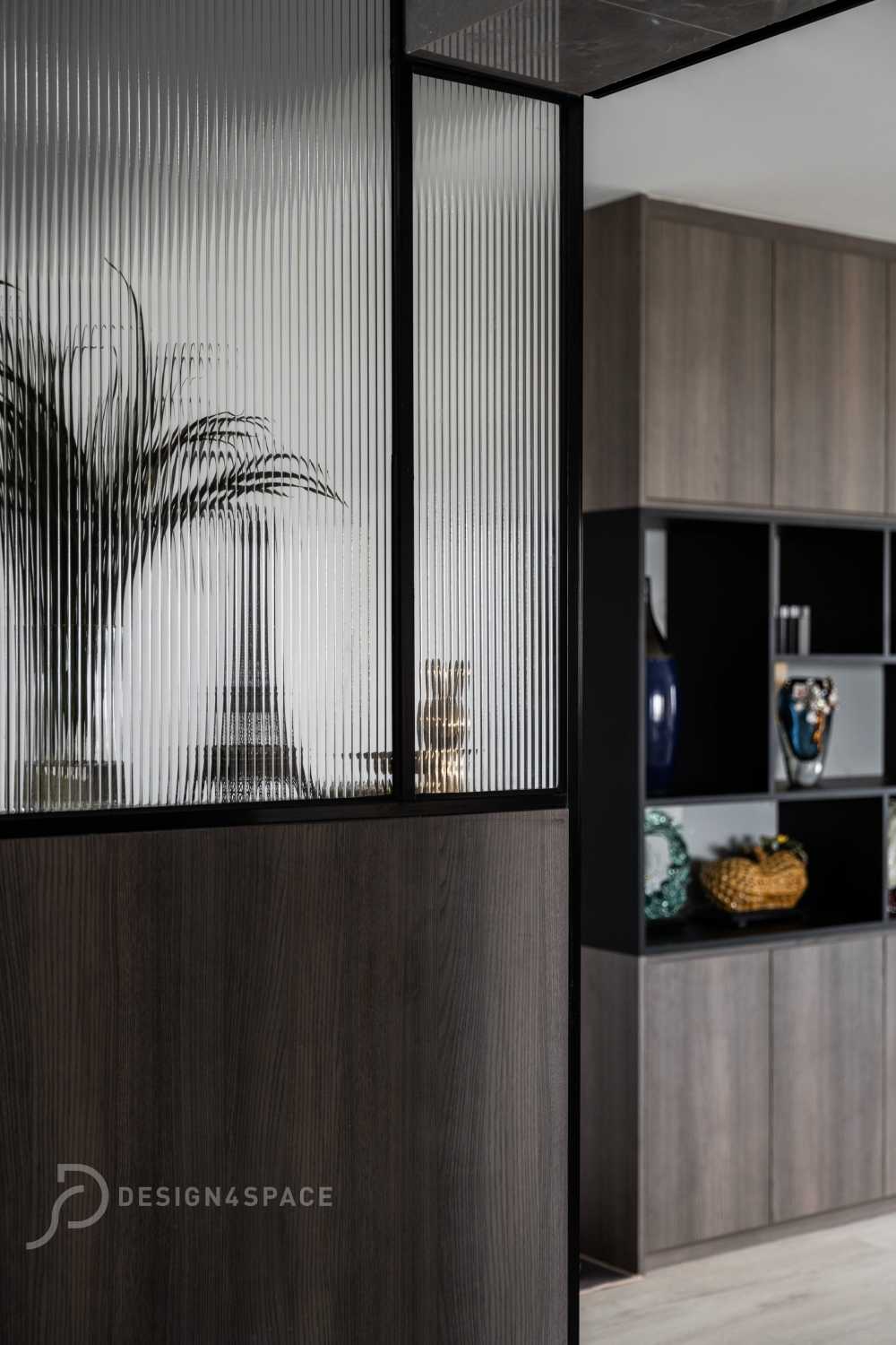Modern Kitchen with Vinyl Flooring and Kitchen Window
