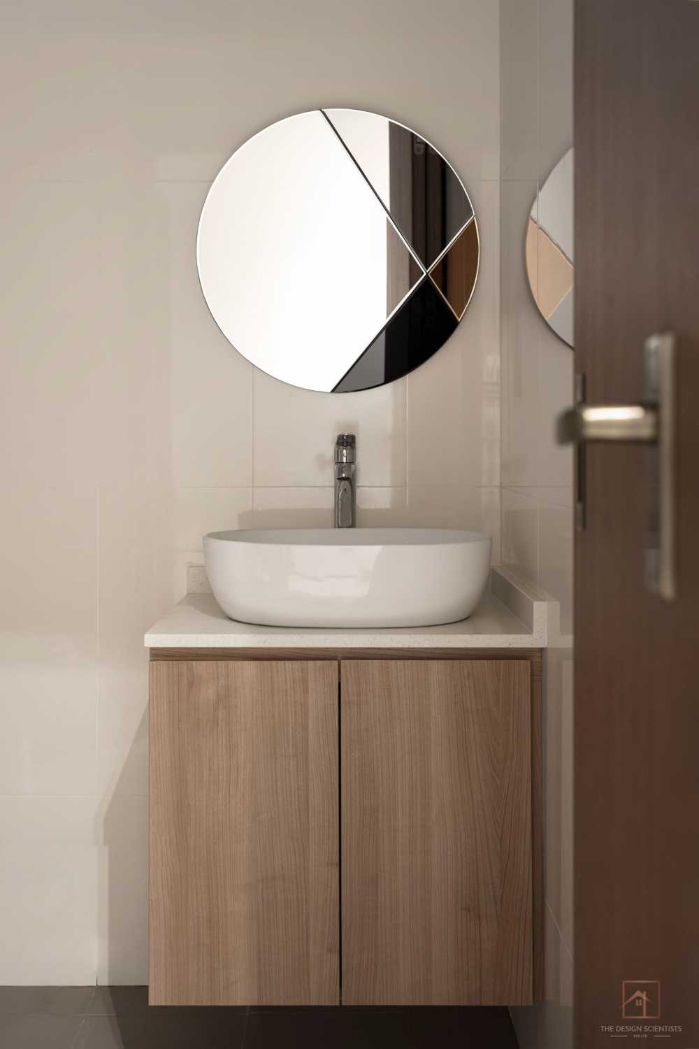 Contemporary Bathroom with Countertop and Mirror