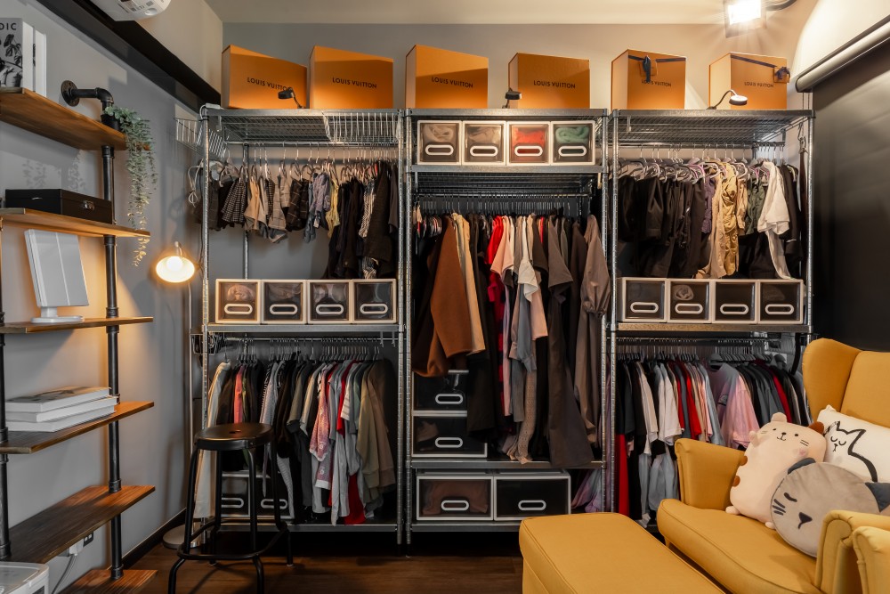 Industrial Walk-in Wardrobe with Wardrobe and Sofa