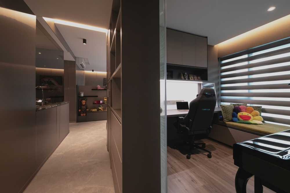 Modern Home Office with Desk and Desk Chairs