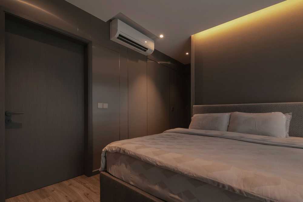 Modern Bedroom with Vinyl Flooring and Drop Ceiling