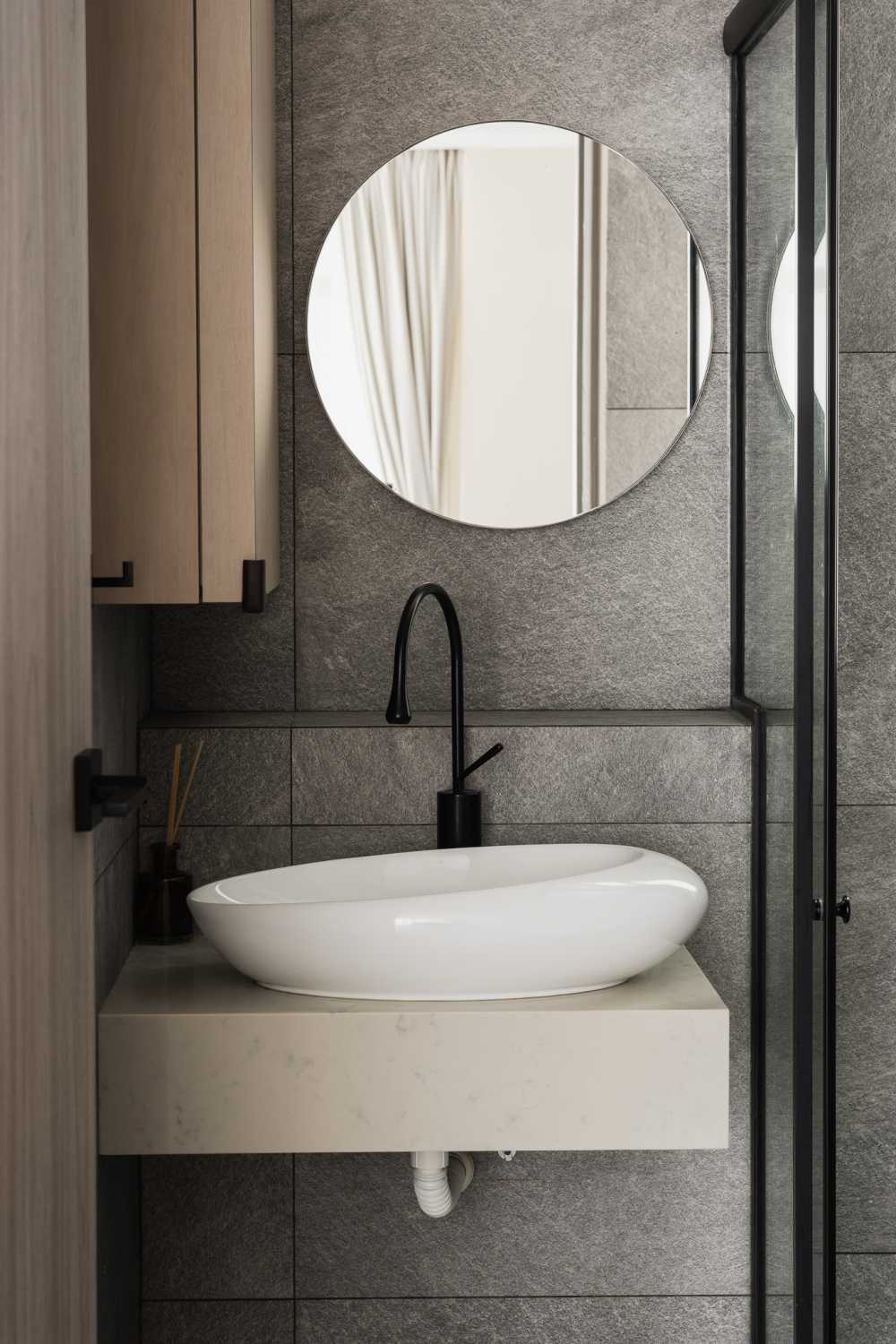 Minimalist Bathroom with Mirror and Bathroom Storage