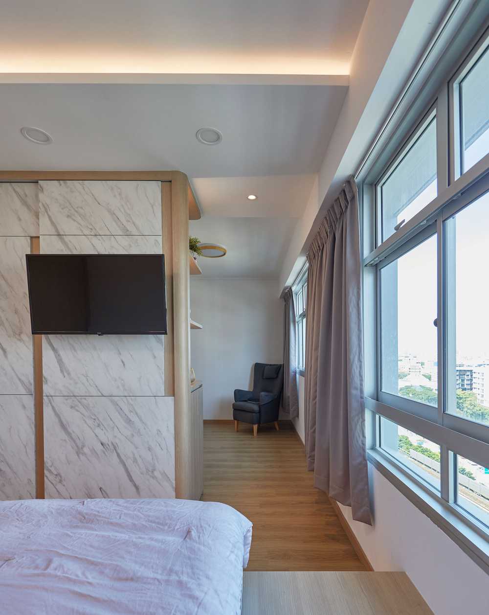Scandinavian Bedroom with Panelling and Window Grille