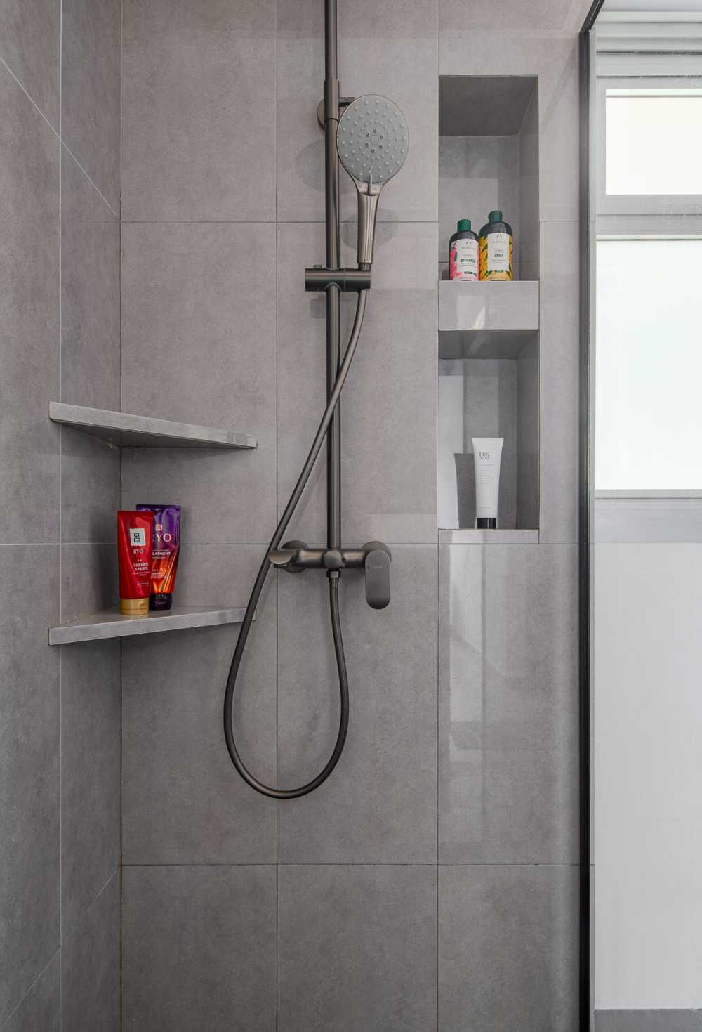 Contemporary Bathroom with Countertop and Homogeneous Tiles