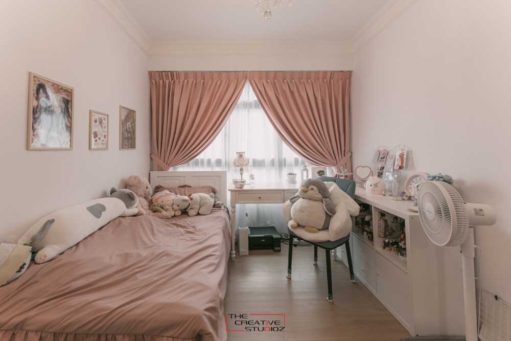 Modern Bedroom with Vinyl Flooring and Single Bed