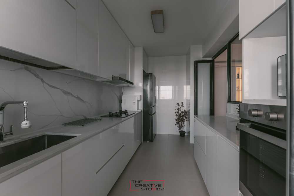 Modern Kitchen with Countertop and Kitchen Backsplash