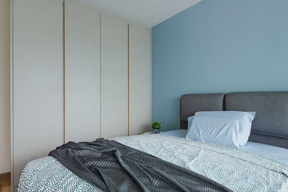 Minimalist Bedroom with Wardrobe and Sliding Wardrobe