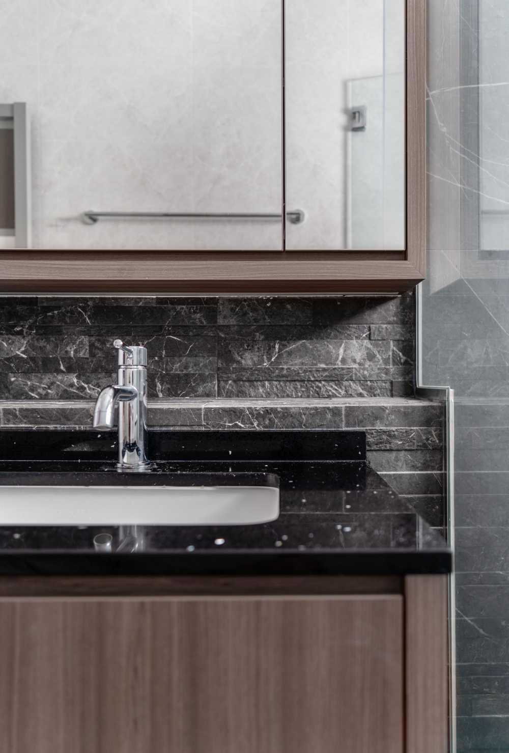 Contemporary Bathroom with Cement Floor and Granite Floor