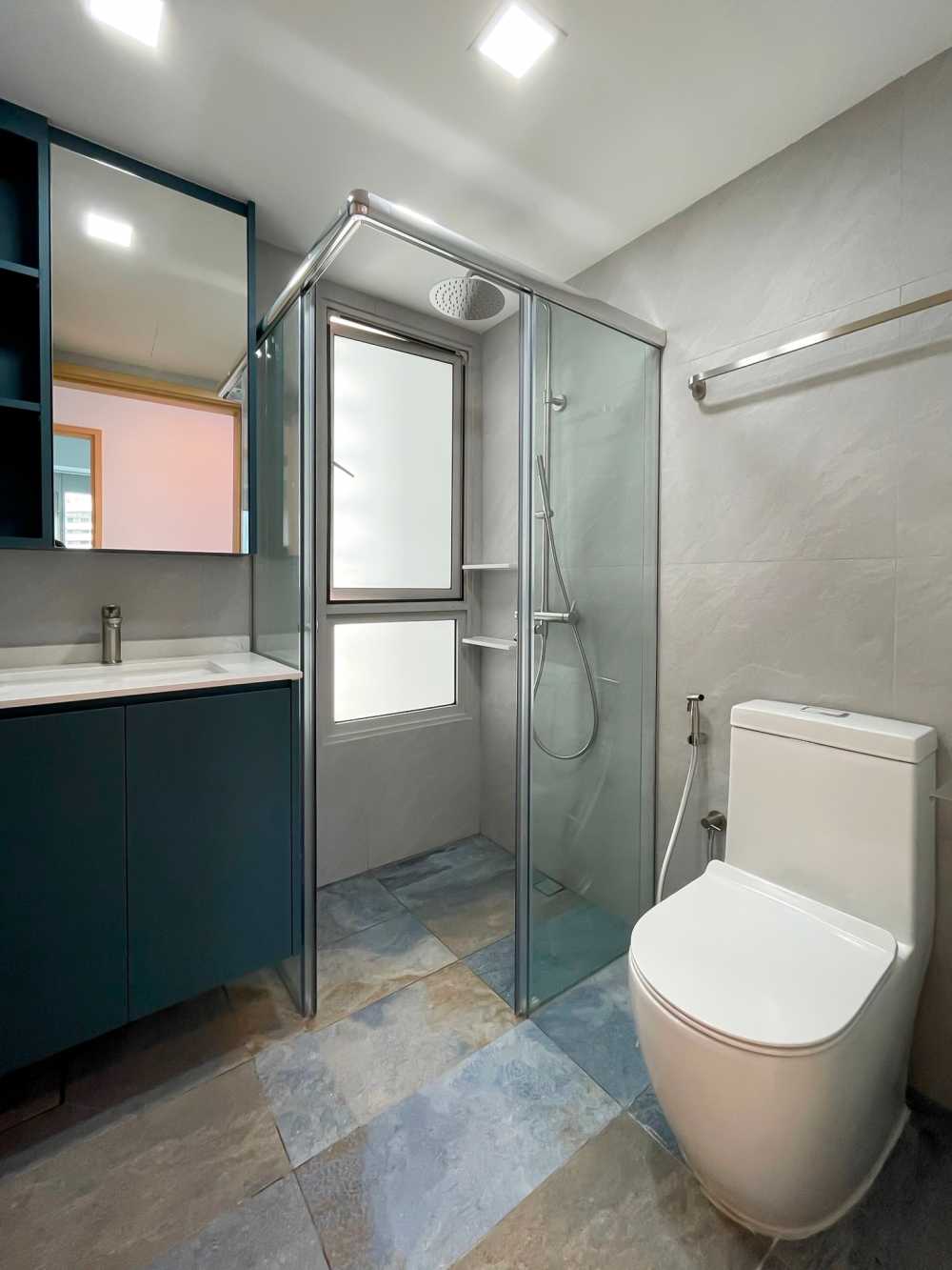 Scandinavian Bathroom with Mirror and Bathroom Storage