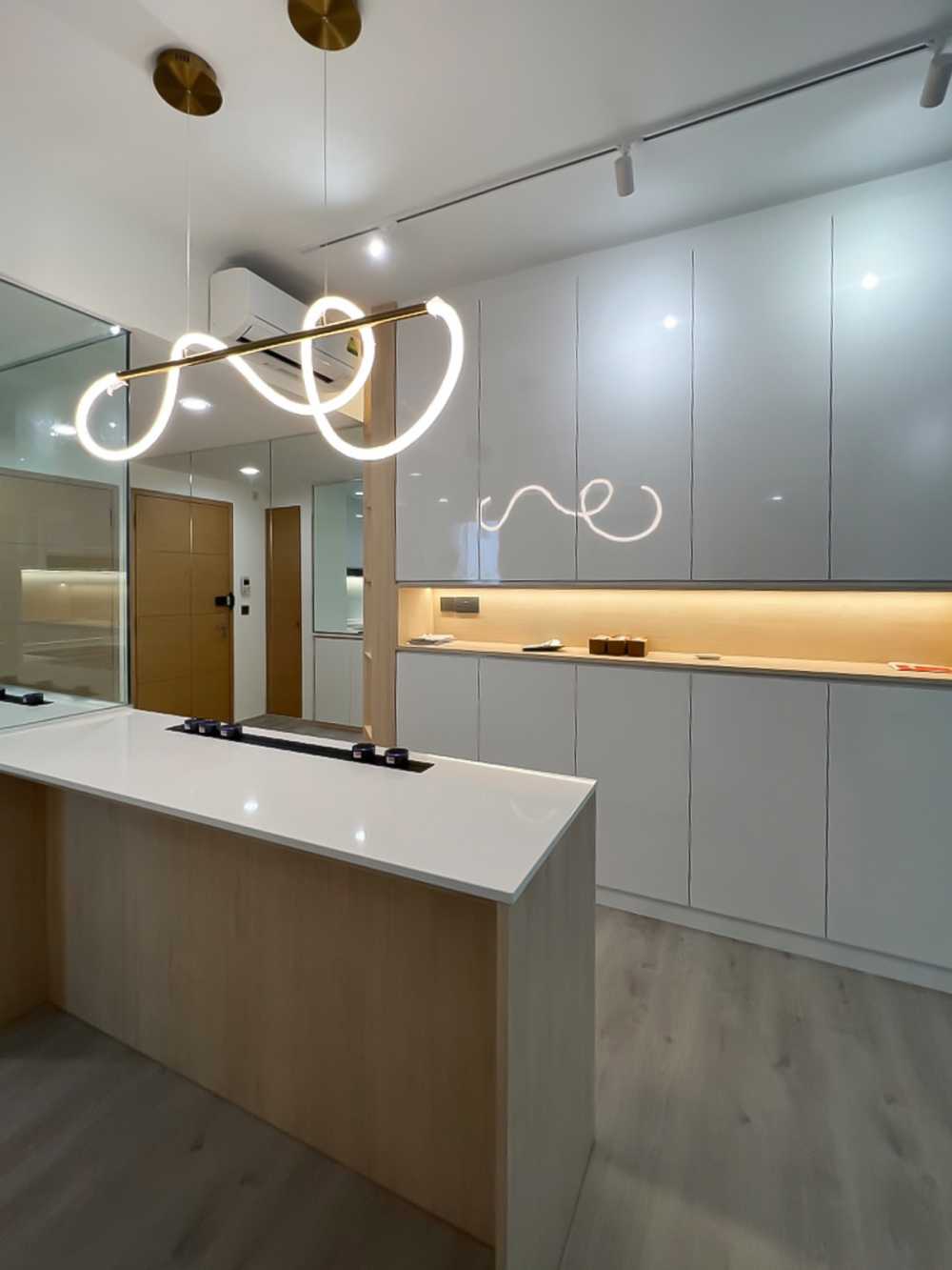 Scandinavian Foyer with Kitchen Island and Kitchen Accessories