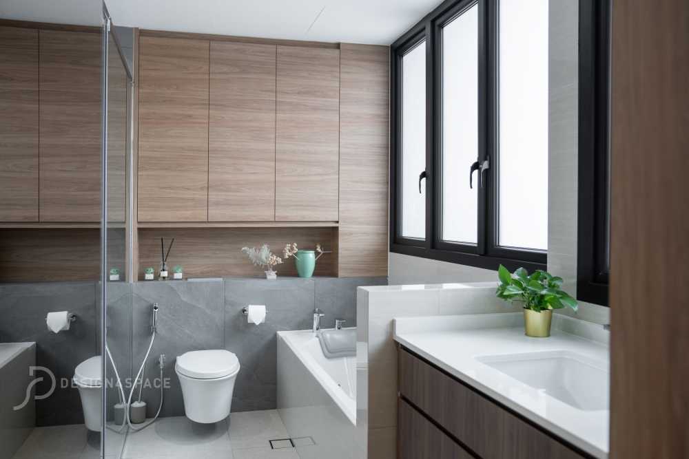 Modern Bathroom with Bathtub and Bathroom Storage
