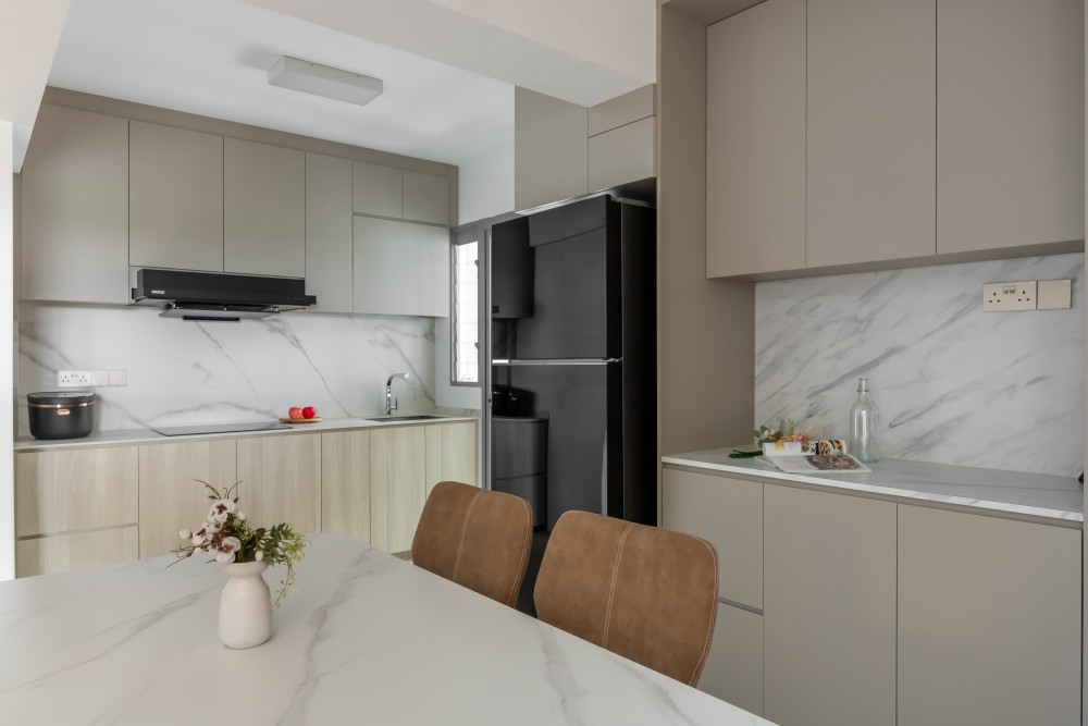 Contemporary Dining Room with Kitchen Backsplash and Dining Table