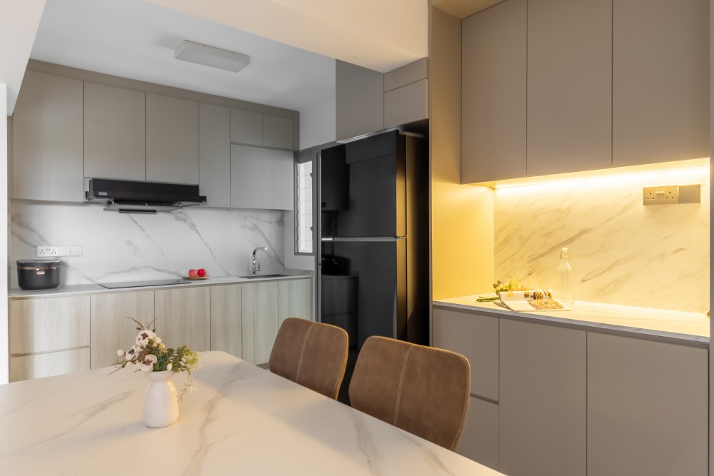 Contemporary Dining Room with Countertop and Kitchen Backsplash