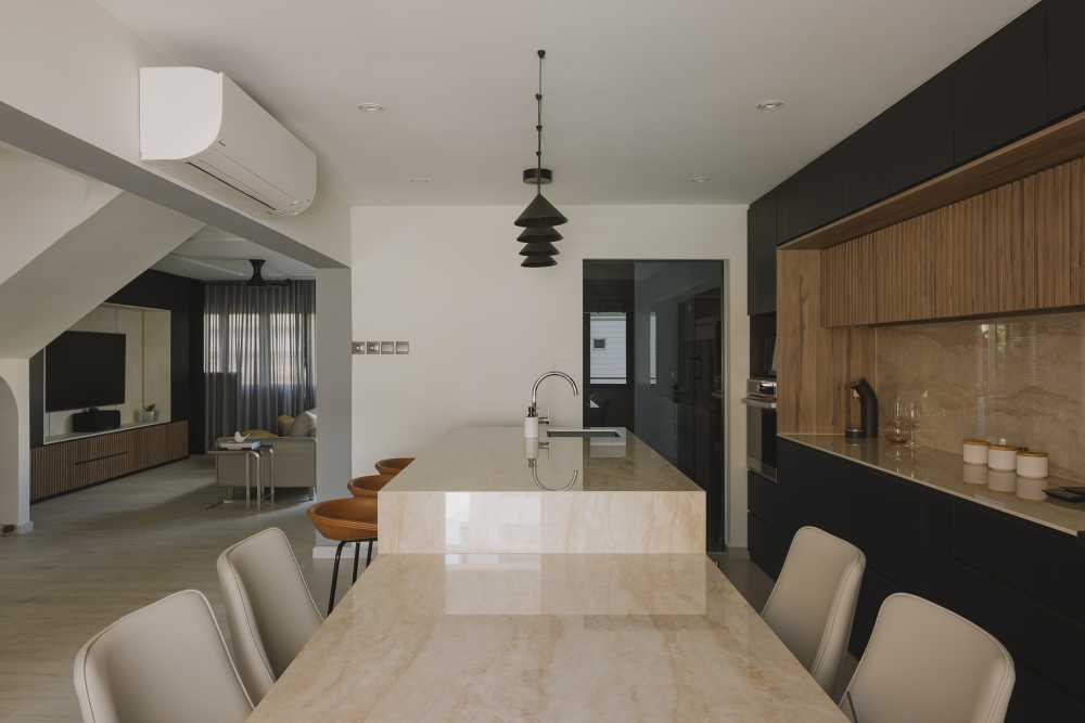 Modern Kitchen with Countertop and Kitchen Island