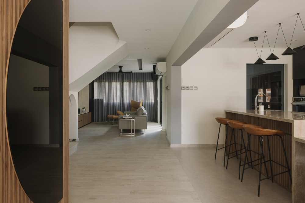 Modern Foyer with Countertop and Glass Door