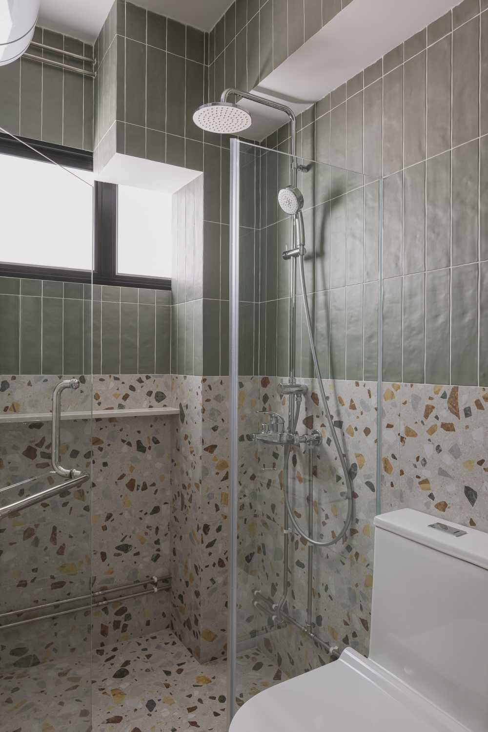 Modern Bathroom with Feature Wall and Shower Screen