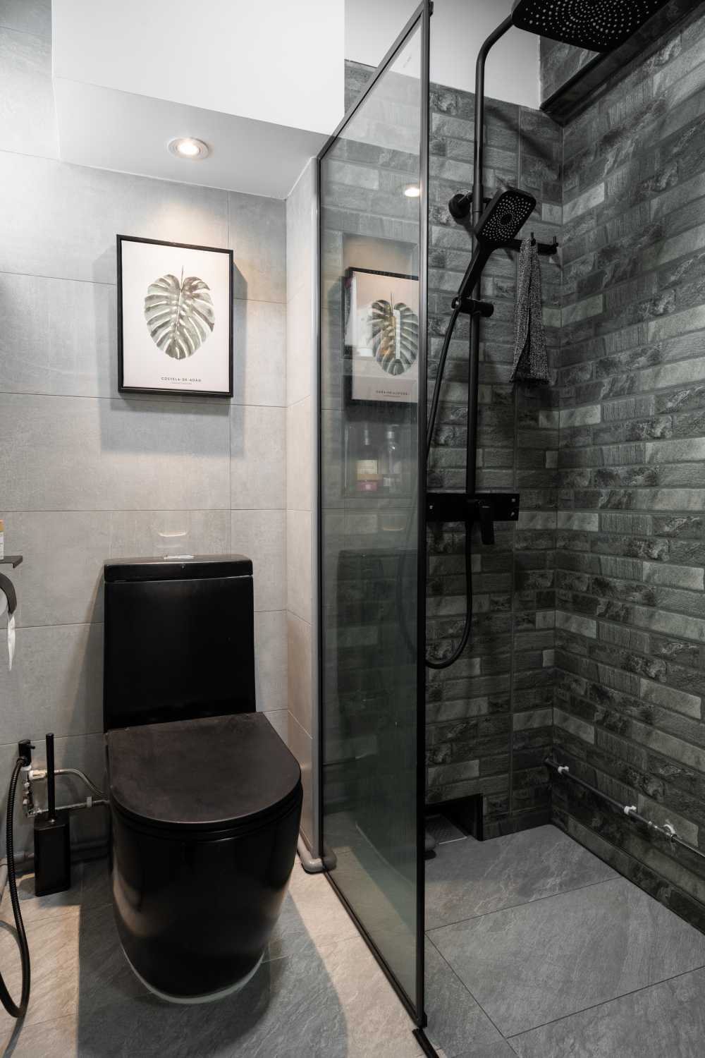 Scandinavian Bathroom with Homogeneous Tiles and Mirror