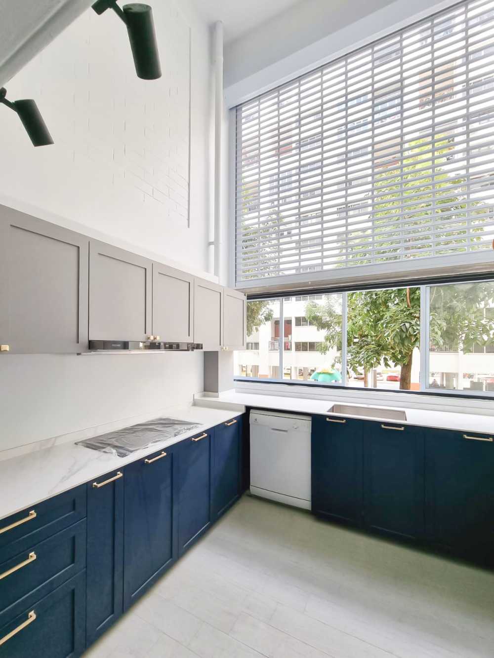 Modern Kitchen with Kitchen Window and Kitchen Accessories