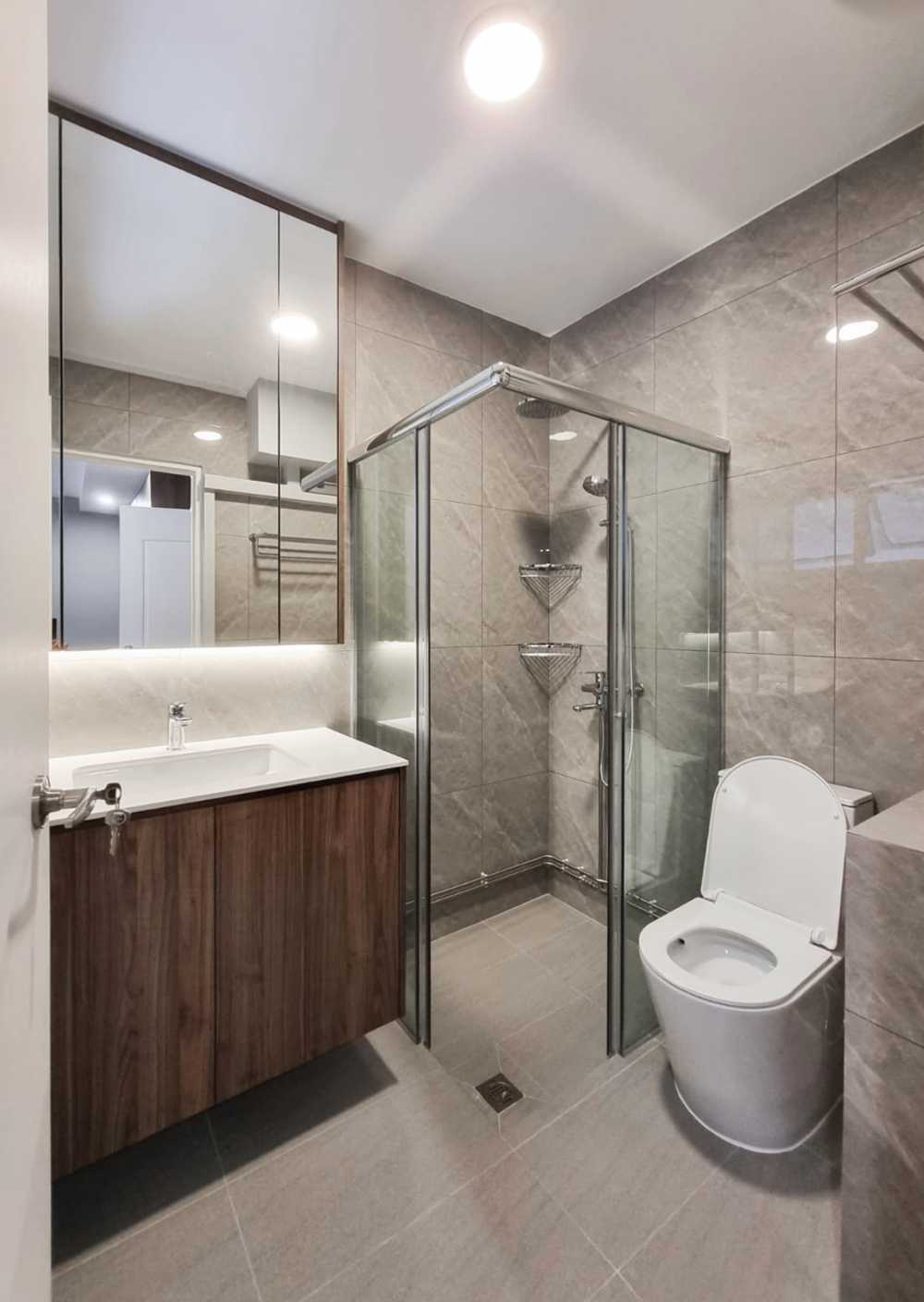 Modern Bathroom with Mirror and Shower Screen