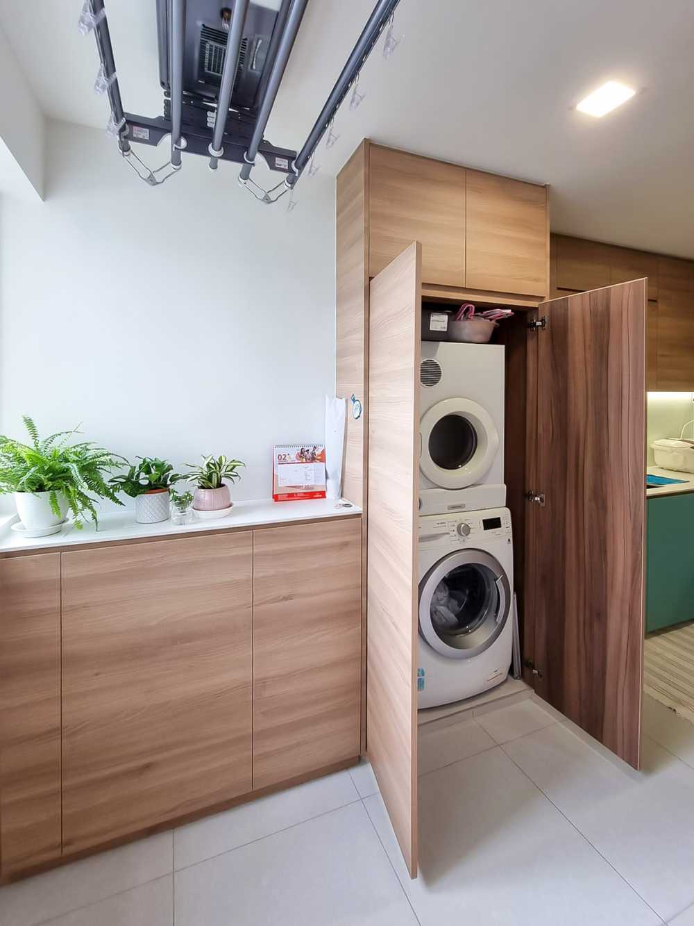 Scandinavian Service Yard with Laundry Area and Kitchen Accessories