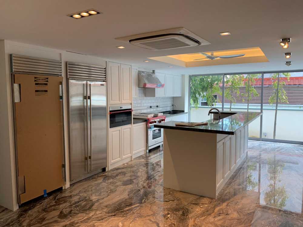 Modern Kitchen with Countertop and Granite Floor