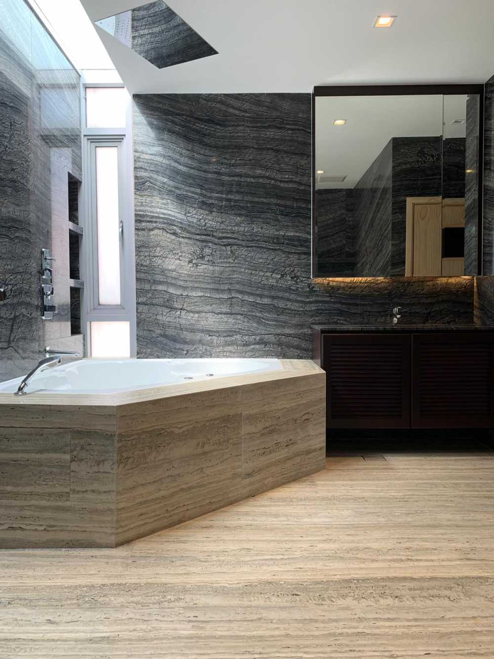 Modern Bathroom with Feature Wall and Mirror