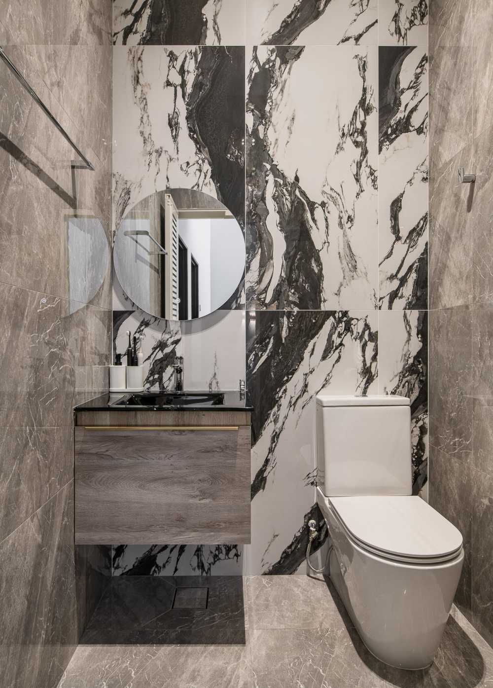 Contemporary Bathroom with Countertop and Homogeneous Tiles