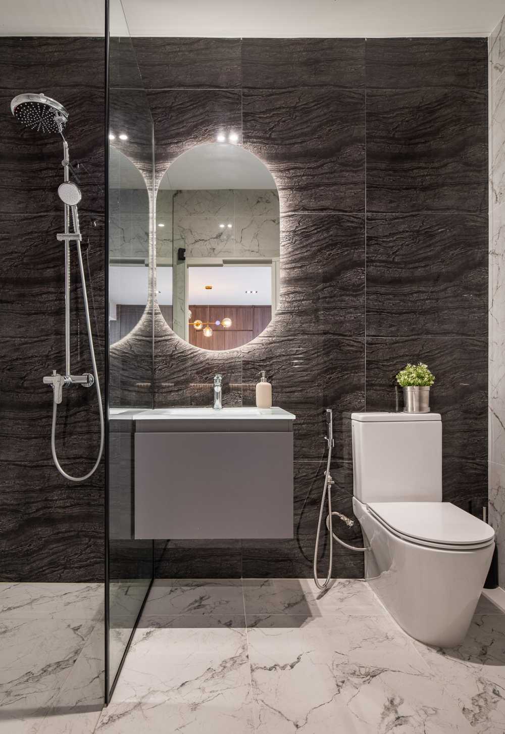 Contemporary Bathroom with Countertop and Homogeneous Tiles